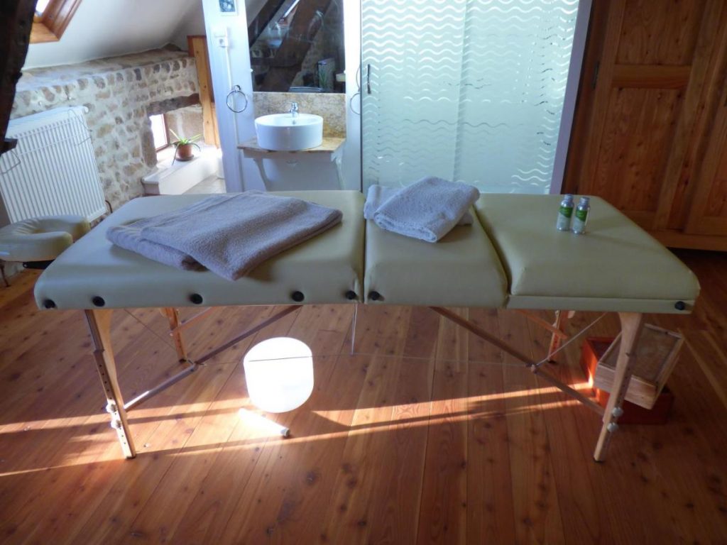 Tente du jardin utilisée pour les méditations et les bains sonores à Le Shamballa.